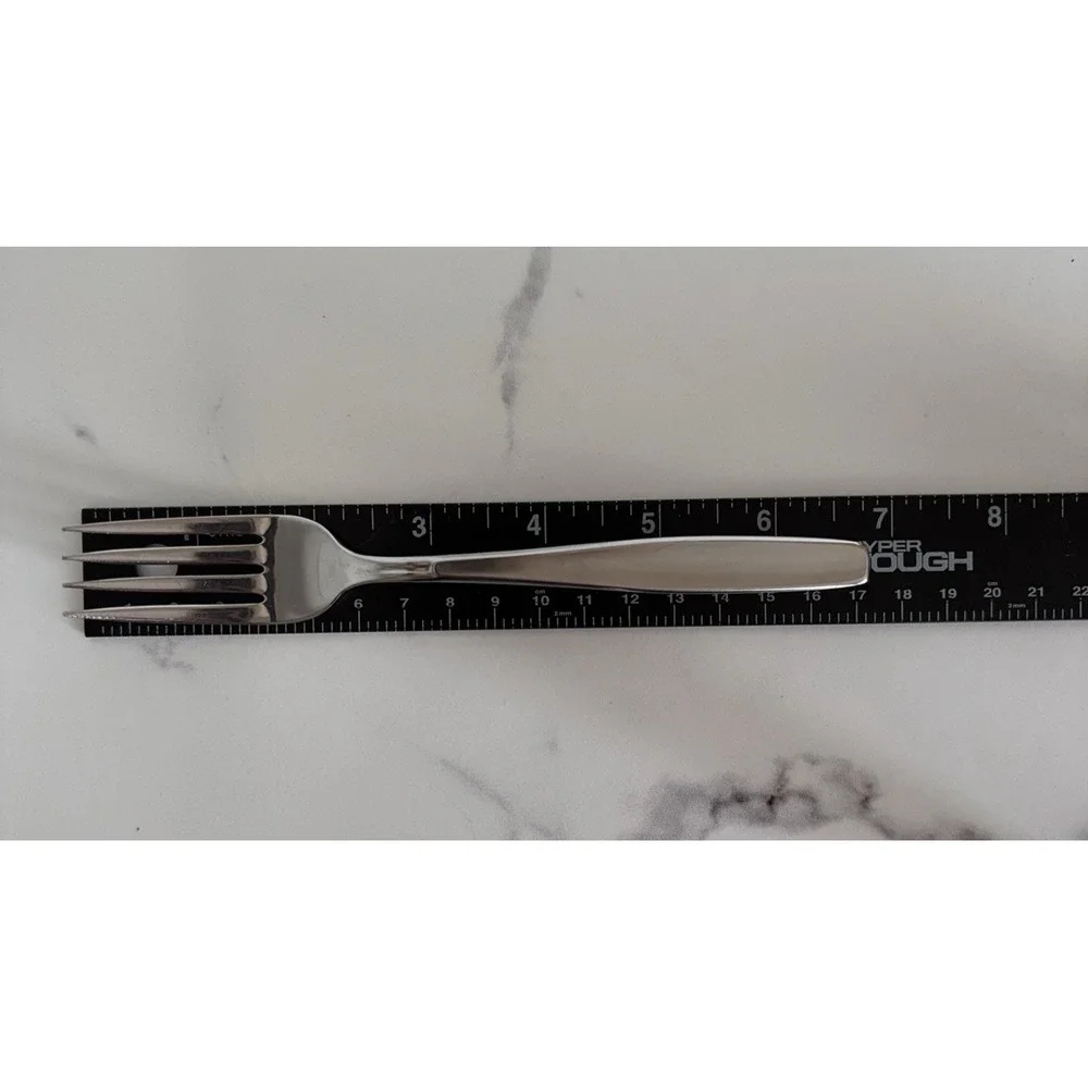 MODERN LIVING International Rogers Cutlery Stainless 6 Dinner Forks USA 6 3/4